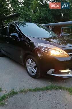 Минивэн Renault Scenic 2013 в 