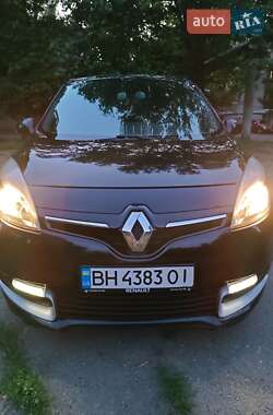 Минивэн Renault Scenic 2013 в 