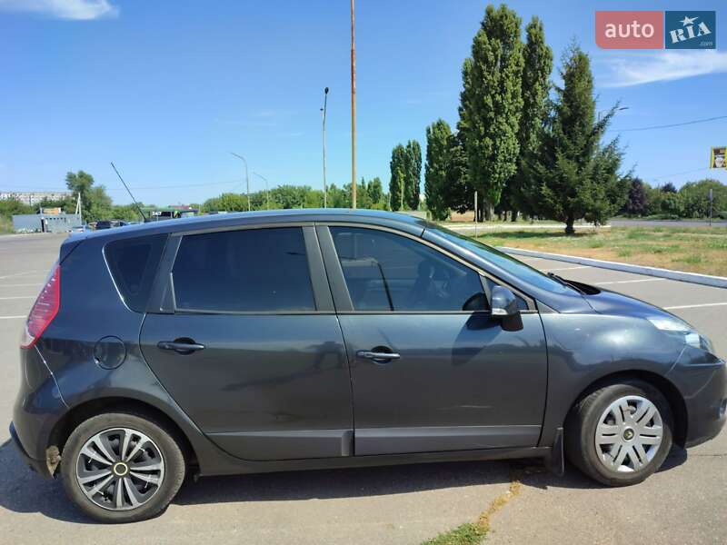 Минивэн Renault Scenic 2009 в Кременчуге
