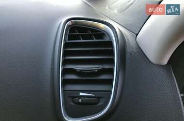 Минивэн Renault Scenic 2017 в 