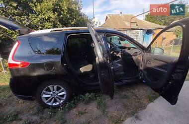 Минивэн Renault Scenic 2012 в 