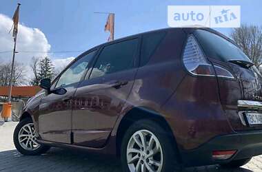 Минивэн Renault Scenic 2012 в 