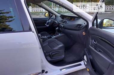 Минивэн Renault Scenic 2015 в 