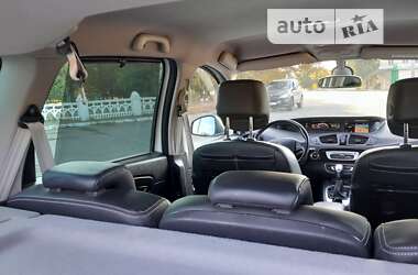Минивэн Renault Scenic 2015 в 