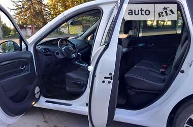 Минивэн Renault Scenic 2015 в 