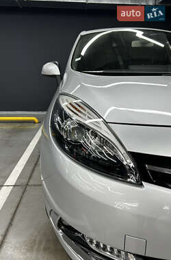 Минивэн Renault Scenic 2013 в 
