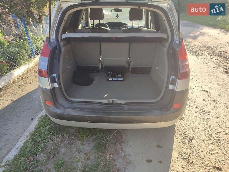 Минивэн Renault Scenic 2004 в Дубно