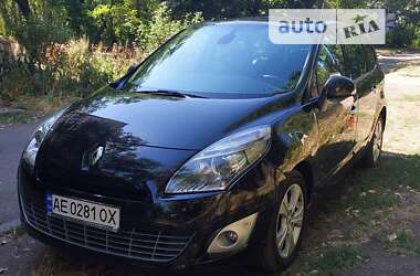 Мінівен Renault Scenic 2010 в Кривому Розі