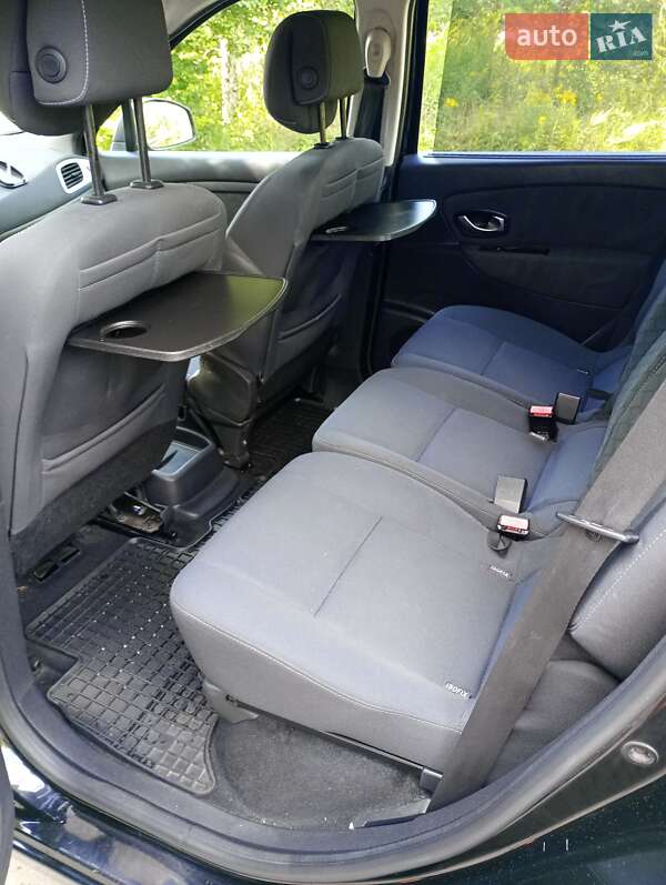 Минивэн Renault Scenic 2010 в Казатине