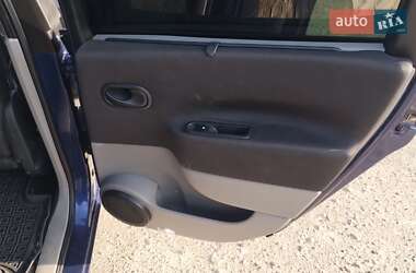Минивэн Renault Scenic 2003 в 