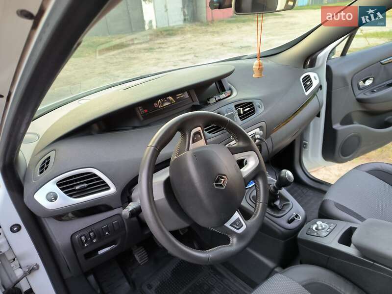 Минивэн Renault Scenic 2012 в Василькове