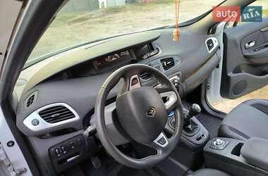 Минивэн Renault Scenic 2012 в 