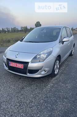 Минивэн Renault Scenic 2011 в Бородянке