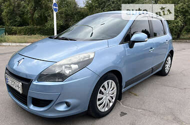 Мінівен Renault Scenic 2010 в Гадячі