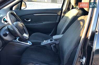Минивэн Renault Scenic 2009 в 