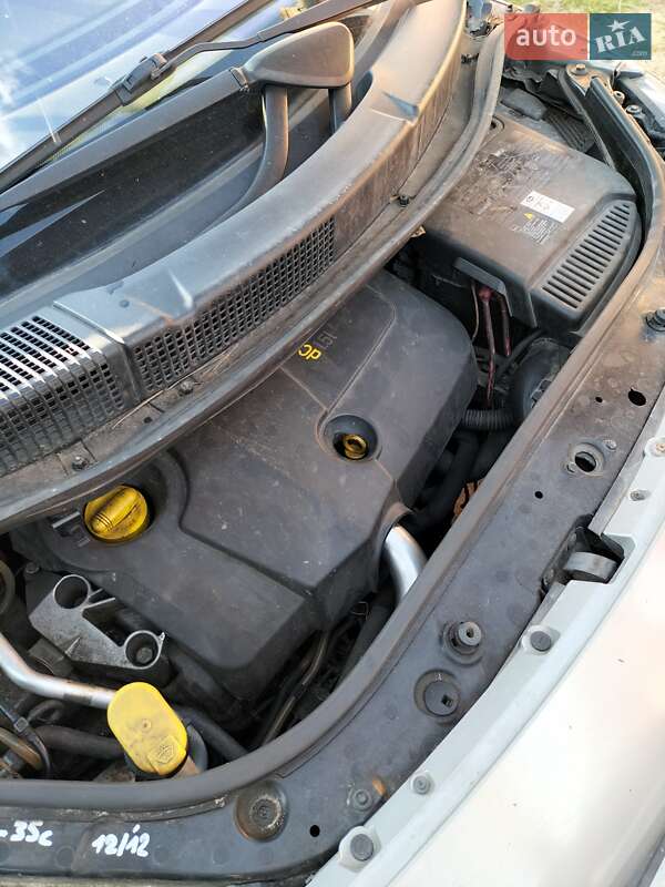 Мінівен Renault Scenic 2004 в Костопілі