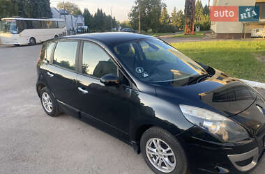 Минивэн Renault Scenic 2011 в 
