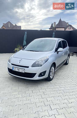 Минивэн Renault Scenic 2010 в 