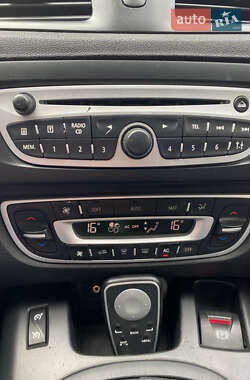 Минивэн Renault Scenic 2010 в 
