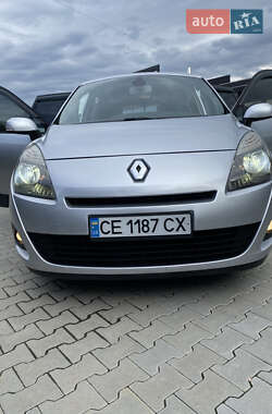 Минивэн Renault Scenic 2010 в 