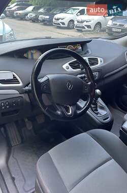 Минивэн Renault Scenic 2013 в 