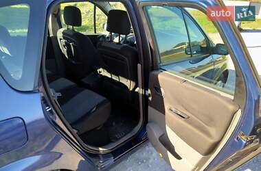 Минивэн Renault Scenic 2003 в 