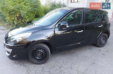 Минивэн Renault Scenic 2011 в 