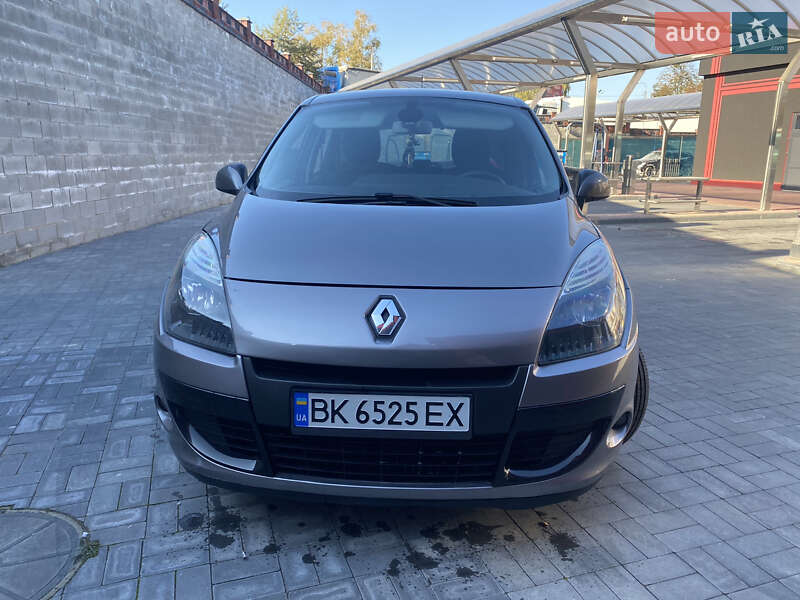 Минивэн Renault Scenic 2010 в Ровно