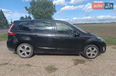 Минивэн Renault Scenic 2009 в 