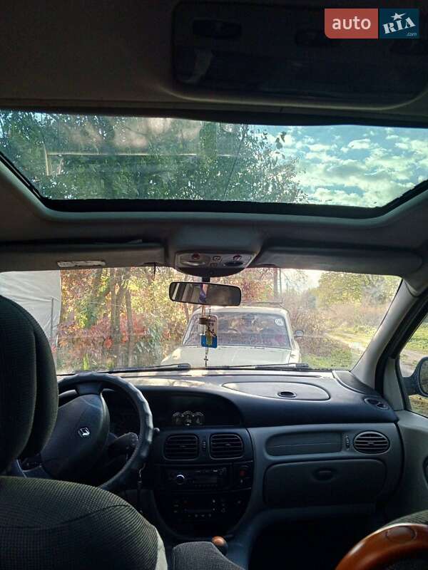Минивэн Renault Scenic 2001 в 