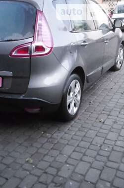 Мінівен Renault Scenic 2010 в Львові