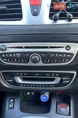 Минивэн Renault Scenic 2010 в 