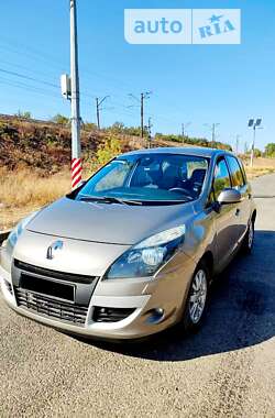 Мінівен Renault Scenic 2010 в Зміїві