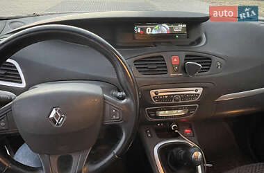 Минивэн Renault Scenic 2011 в 