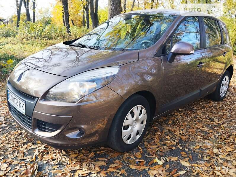 Минивэн Renault Scenic 2010 в Краснограде