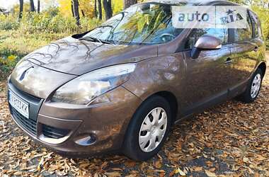 Минивэн Renault Scenic 2010 в Краснограде