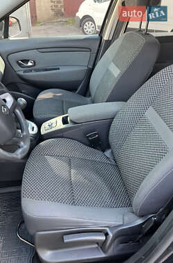 Минивэн Renault Scenic 2011 в 