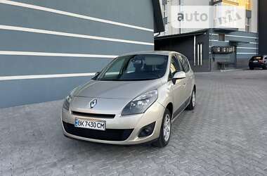 Мінівен Renault Scenic 2010 в Ізяславі