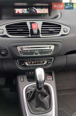 Минивэн Renault Scenic 2011 в 