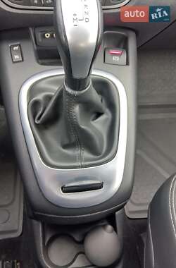 Минивэн Renault Scenic 2011 в 