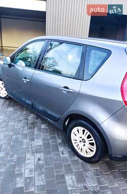 Мінівен Renault Scenic 2009 в  фото 13 Мінівен Renault Scenic 2009 в