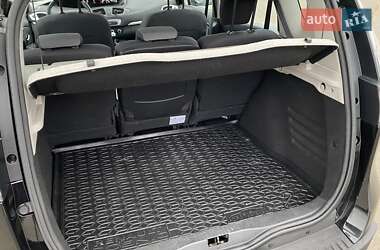 Минивэн Renault Scenic 2014 в 