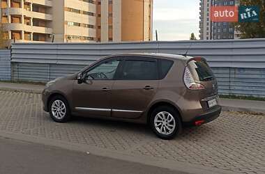 Минивэн Renault Scenic 2014 в 