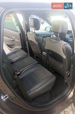 Минивэн Renault Scenic 2014 в 