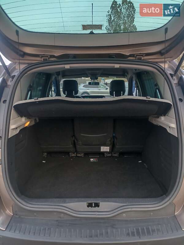 Минивэн Renault Scenic 2014 в Киеве