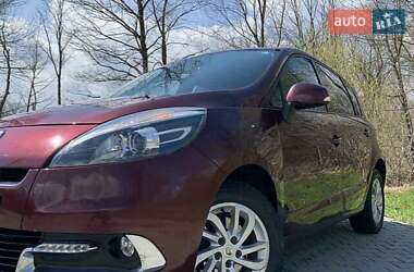Минивэн Renault Scenic 2012 в 