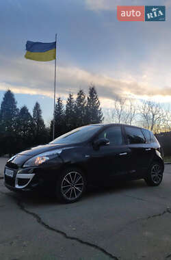 Мінівен Renault Scenic 2011 в 