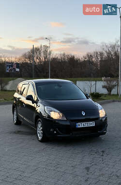 Минивэн Renault Scenic 2010 в Ивано-Франковске