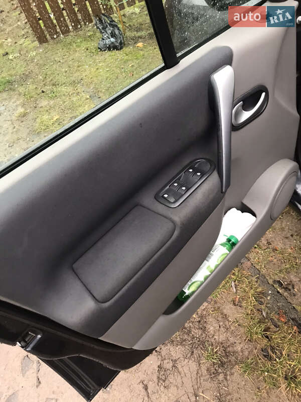 Мінівен Renault Scenic 2008 в Вараші