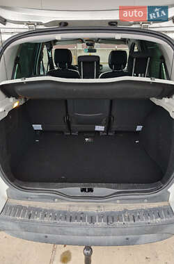 Минивэн Renault Scenic 2011 в 